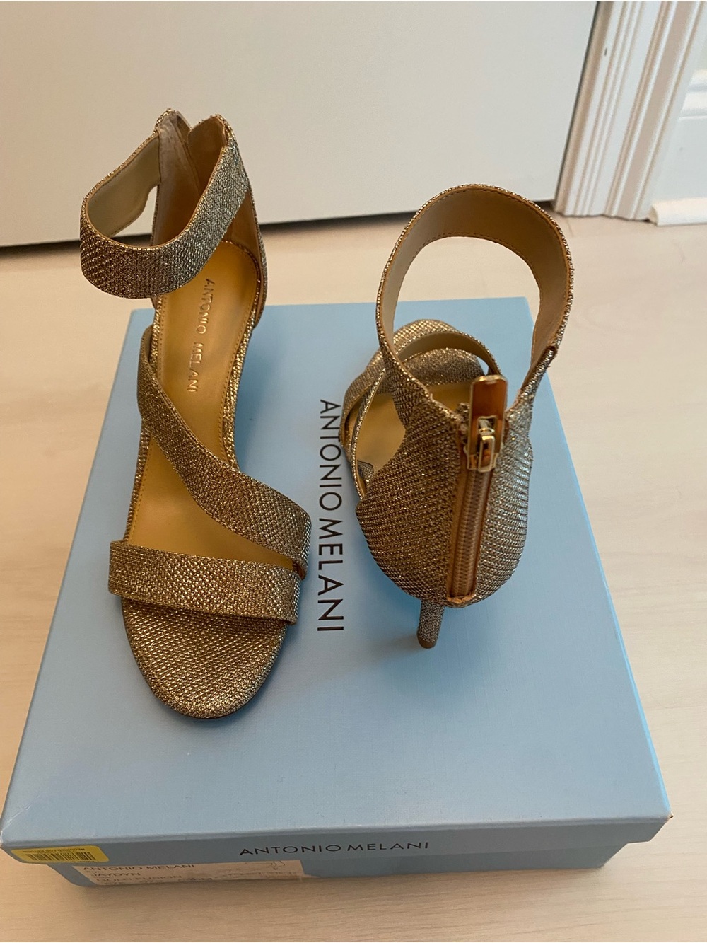 Nwb antonio Melani Gold sparkly Strappy High Heel Sandals